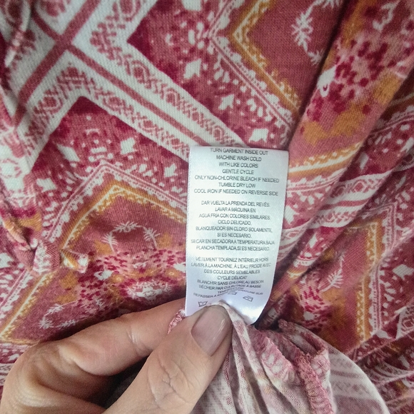 Absolutely Famous Boho Peasant Blouse Pink Paisley Ruffle Hem Top Size L - Picture 4 of 5